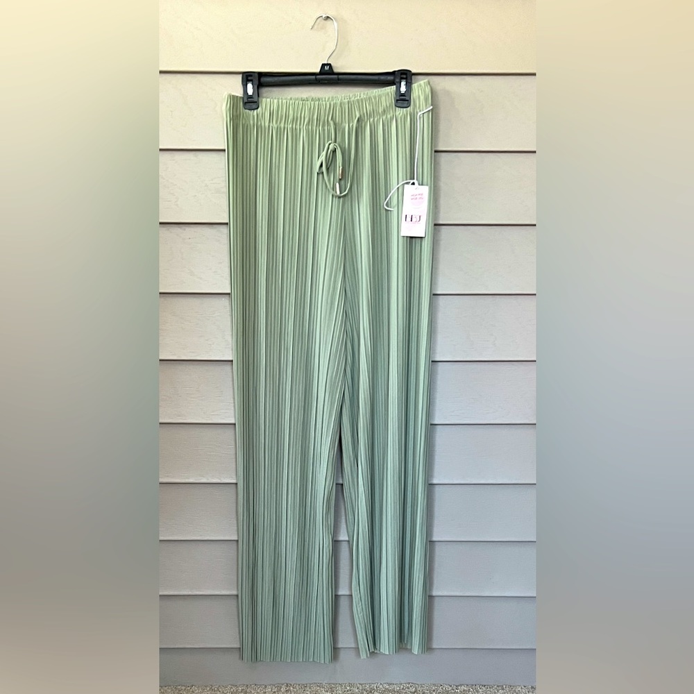 BBJ high rise wide leg pants size L